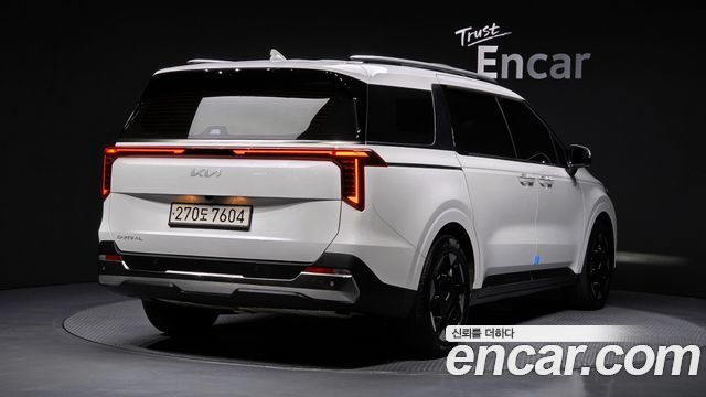 Kia Carnival Новый 4-го поколения 7-Seater Signature - фото 1
