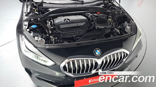 BMW 1-Series F40 120i M Sports - фото 4