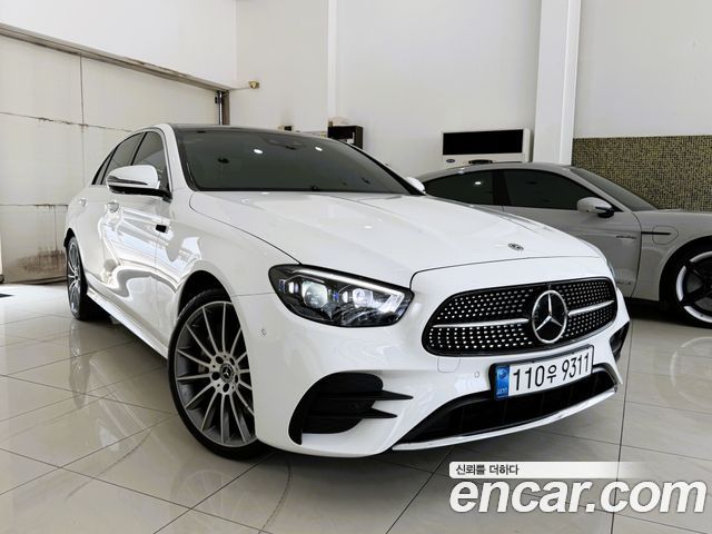 Mercedes-Benz E-Class W213 E350 4MATIC AMG Line - фото 0