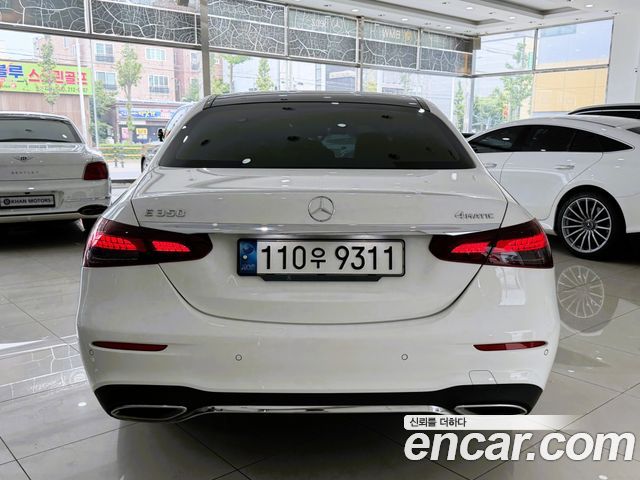 Mercedes-Benz E-Class W213 E350 4MATIC AMG Line - фото 3