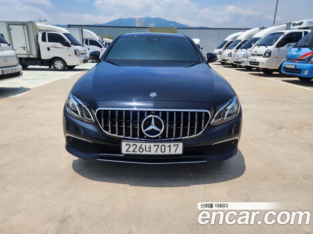 Mercedes-Benz E-Class W213 E250 Avantgarde - фото 0
