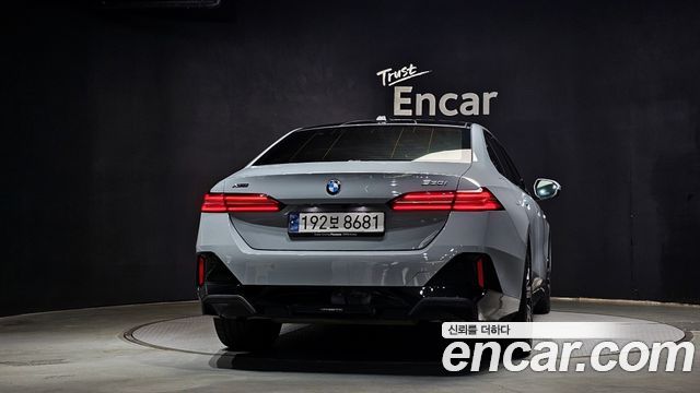 BMW 5-Series G60 530i xDrive M Sport - фото 3