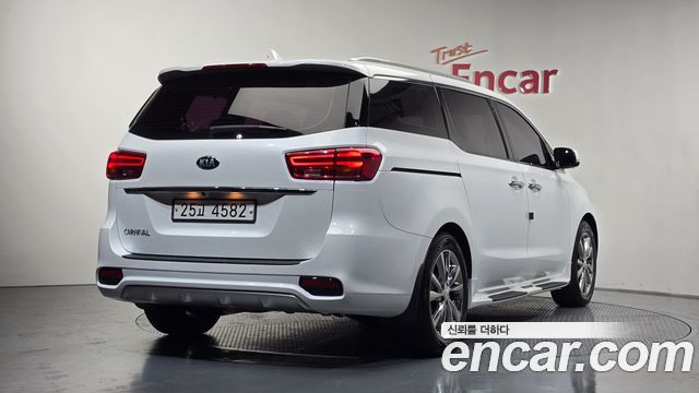 Kia Carnival Новый Gasoline 9-Seater Noblesse Special - фото 1