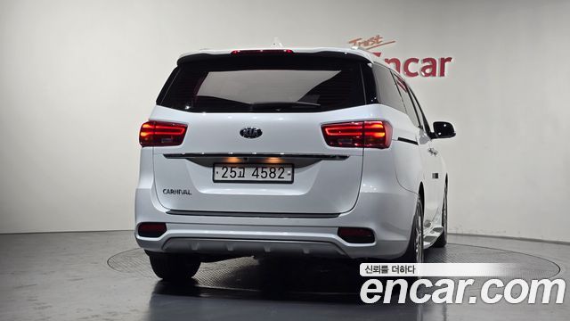 Kia Carnival Новый Gasoline 9-Seater Noblesse Special - фото 3