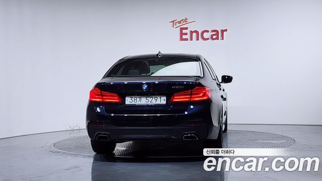 BMW 5-Series G30 530i M Sport Package - фото 3
