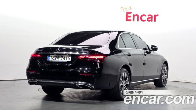 Mercedes-Benz E-Class W213 E300e 4MATIC Exclusive - фото 1