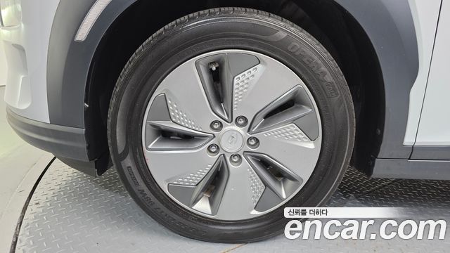 Hyundai Kona Premium - фото 4