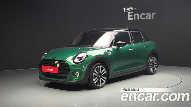 Mini Cooper 5Door Standard 3rd - фото 0