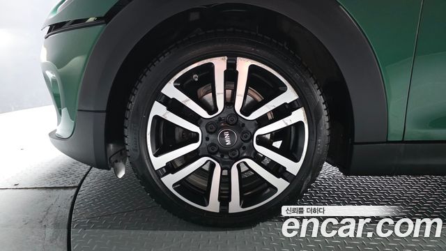 Mini Cooper 5Door Standard 3rd - фото 4