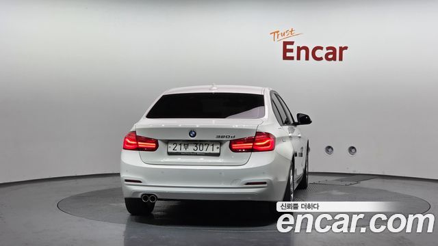 BMW 3-Series F30 320d - фото 3