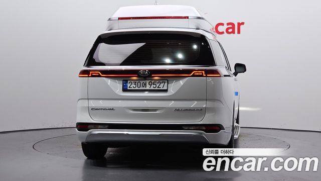 Kia Carnival 4-го поколения 9-Seater Hi-Limousine Signature - фото 3