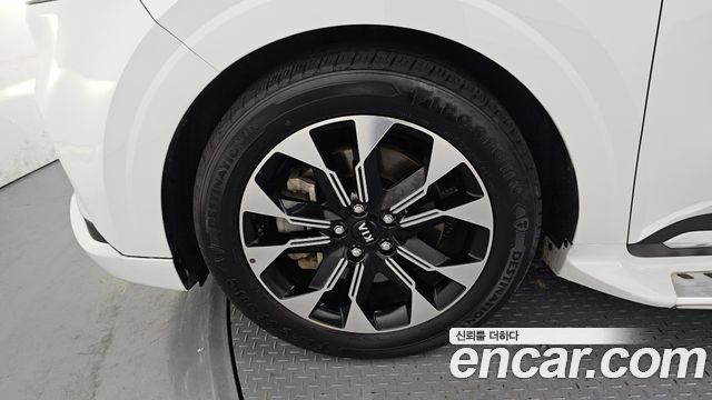 Kia Carnival 4-го поколения 9-Seater Hi-Limousine Signature - фото 4