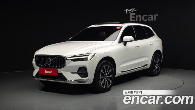Volvo XC60 2-го поколения B5 Ultra Bright - фото 0
