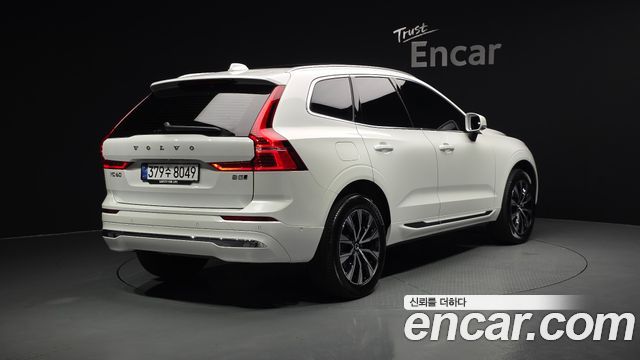 Volvo XC60 2-го поколения B5 Ultra Bright - фото 1