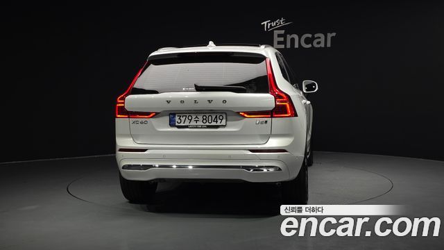 Volvo XC60 2-го поколения B5 Ultra Bright - фото 3