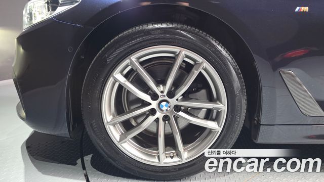BMW 5-Series G30 520d xDrive M Sport Package Plus - фото 4