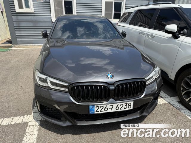 BMW 5-Series G30 530i M Sport Package - фото 0