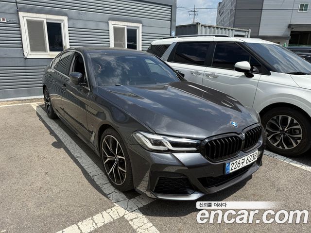 BMW 5-Series G30 530i M Sport Package - фото 1