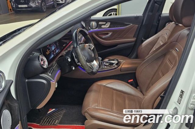 Mercedes-Benz E-Class W213 E63 AMG 4MATIC+ - фото 2