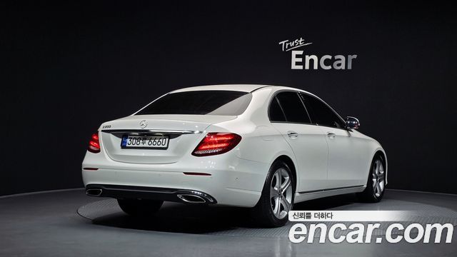 Mercedes-Benz E-Class W213 E200 Avantgarde - фото 1