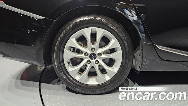 Kia K8 2.5 Gasoline 2WD Noblesse - фото 4