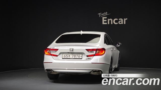 Honda Accord 10-го поколения 2.0 Turbo Sport - фото 3