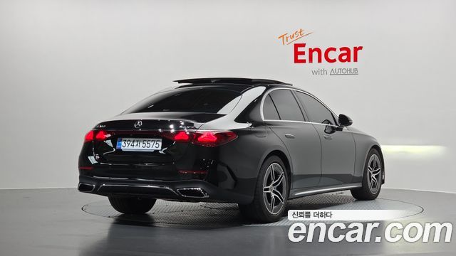 Mercedes-Benz E-Class W214 E300 4MATIC AMG Line - фото 1