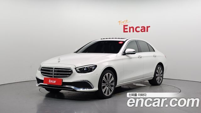 Mercedes-Benz E-Class W213 E350 4MATIC Exclusive - фото 0