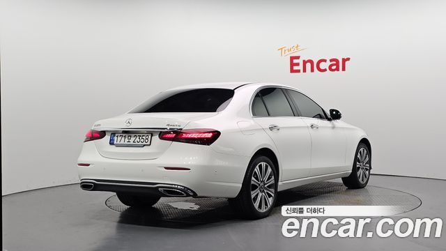 Mercedes-Benz E-Class W213 E350 4MATIC Exclusive - фото 1