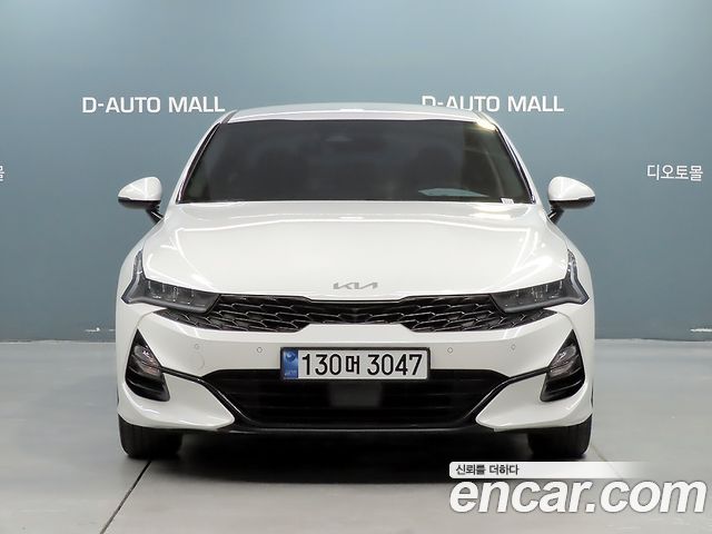Kia K5 3-го поколения 2.0 Prestige - фото 1