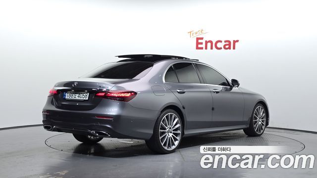 Mercedes-Benz E-Class W213 E350 4MATIC AMG Line - фото 1