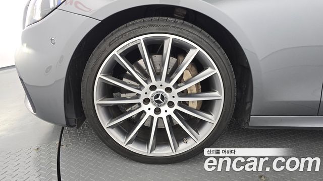 Mercedes-Benz E-Class W213 E350 4MATIC AMG Line - фото 4
