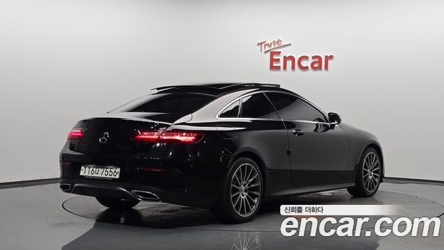 Mercedes-Benz E-Class W213 E220d Coupe - фото 0