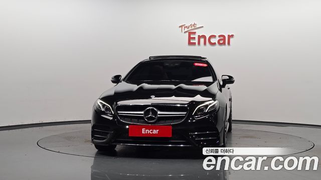 Mercedes-Benz E-Class W213 E220d Coupe - фото 1