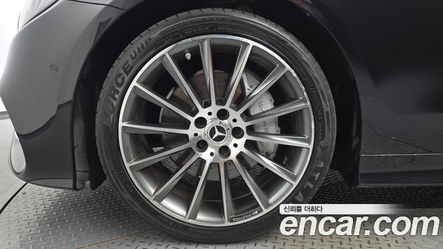 Mercedes-Benz E-Class W213 E220d Coupe - фото 3