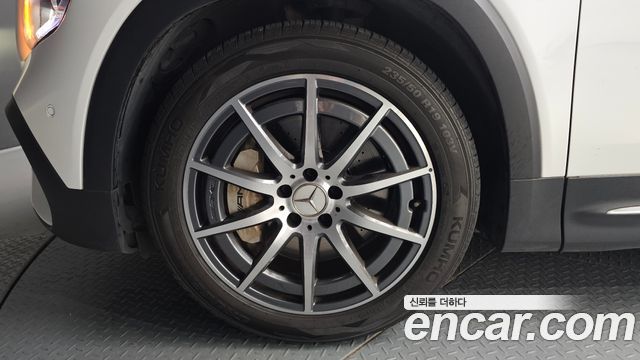 Mercedes-Benz GLB-Class X247 AMG GLB35 4MATIC - фото 4