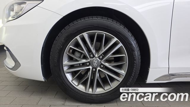 Hyundai Grandeur IG 3.0 LPi Modern (Rental Car) - фото 4