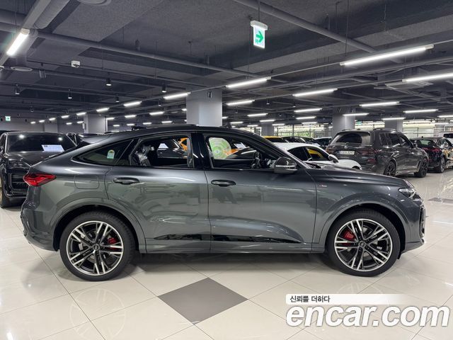 Audi Q5 45 TFSI Quattro S Line Black Edition Sport Back - фото 2