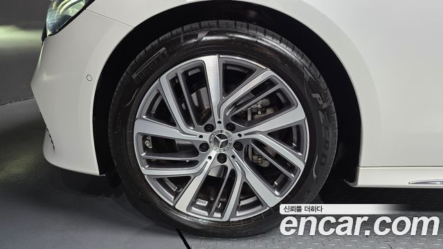 Mercedes-Benz E-Class W214 E220d 4MATIC Exclusive - фото 4