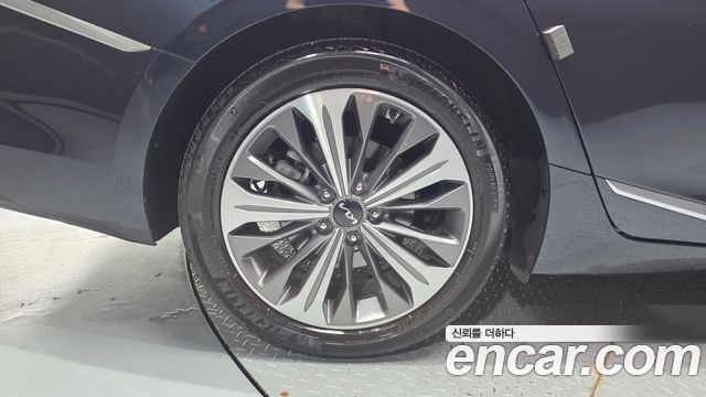 Kia K8 гибрид Signature - фото 4