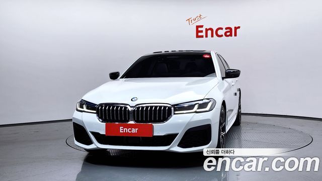 BMW 5-Series G30 530e M Sport - фото 2