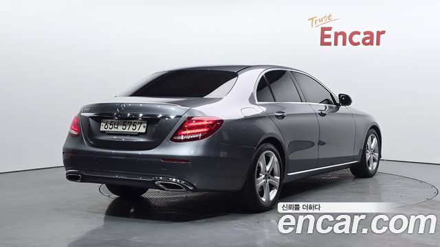 Mercedes-Benz E-Class W213 E200 Avantgarde - фото 0