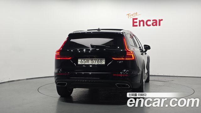 Volvo V60 Cross Country 2-го поколения T5 AWD - фото 2