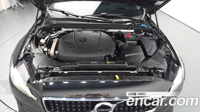 Volvo V60 Cross Country 2-го поколения T5 AWD - фото 4