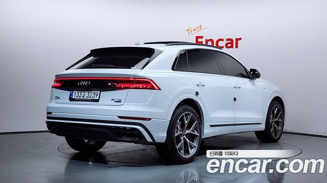 Audi Q8 50 TDI Quattro Premium - фото 1