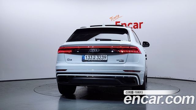 Audi Q8 50 TDI Quattro Premium - фото 3