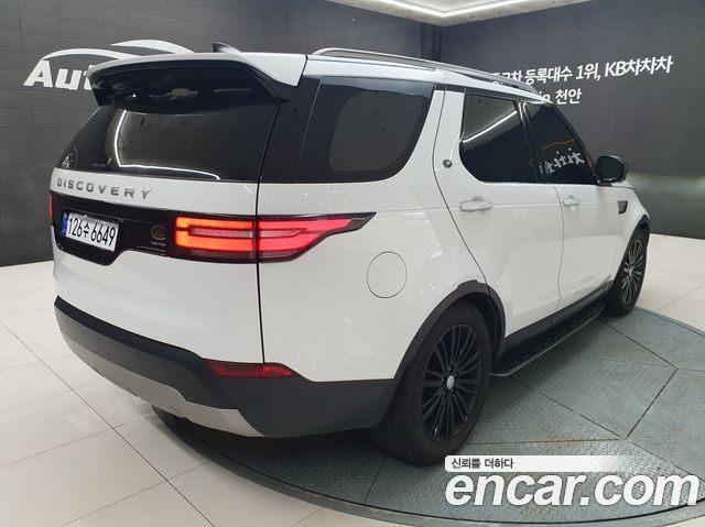 Land Rover Discovery 3.0 TD6 HSE Luxury - фото 1