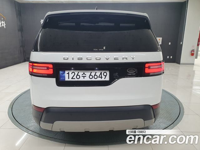 Land Rover Discovery 3.0 TD6 HSE Luxury - фото 3