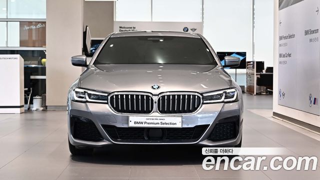 BMW 5-Series G30 520i M Sport - фото 2
