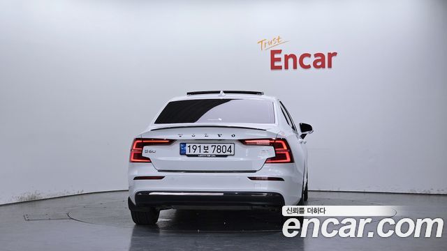 Volvo S60 3-го поколения B5 Ultimate Bright - фото 2